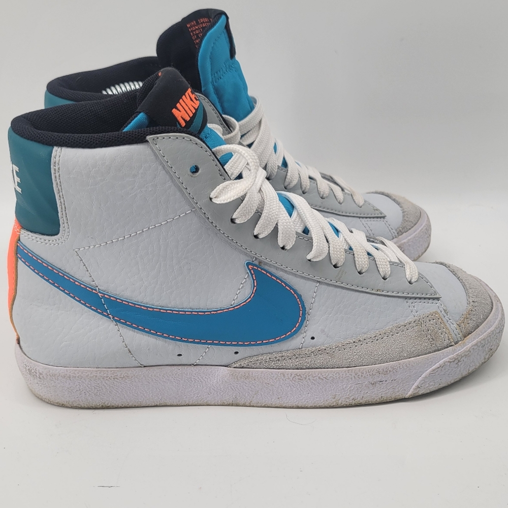 Nike Blazer 77 High-Top Sneakers in White and Blue Size 7.5 Youth 5